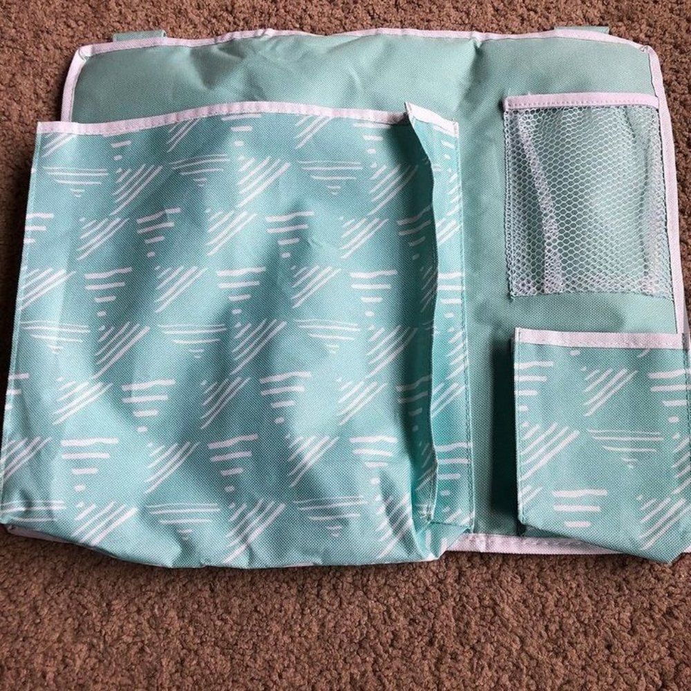 Bed organizer pouch